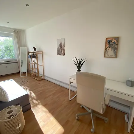 Sharon's Oasis Apartment *
